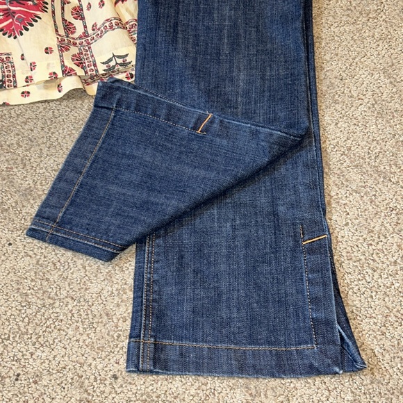 Low Rise GAP Capris - Picture 3 of 7